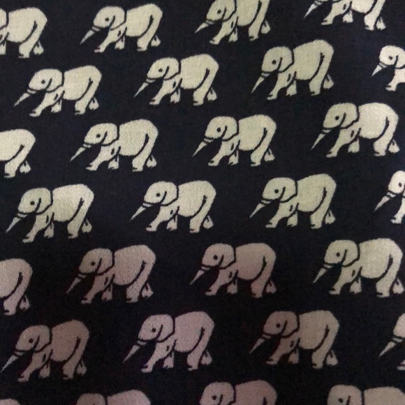 Cabi elephant blouse. Size medium - Picture 3 of 3